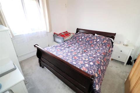 22 Drummond Close, Erith, DA8 3QS