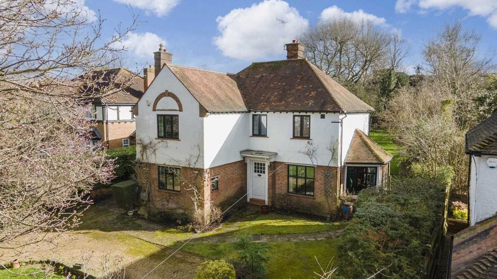 Coldharbour Lane, Bushey 5 bed detached house for sale £1,000,000