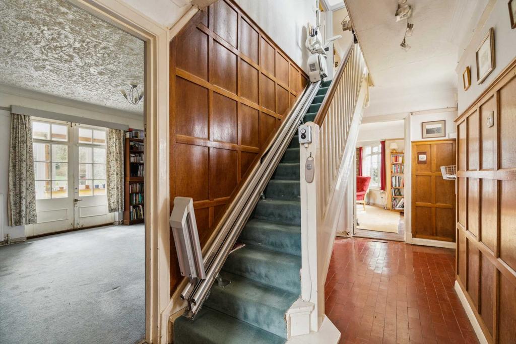 Coldharbour Lane, Bushey 5 bed detached house for sale £1,000,000