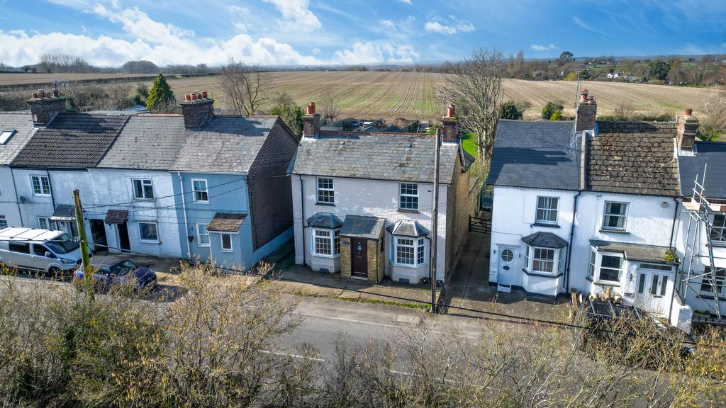 Bulbourne Road, Tring HP23 5 bed detached house for sale £650,000