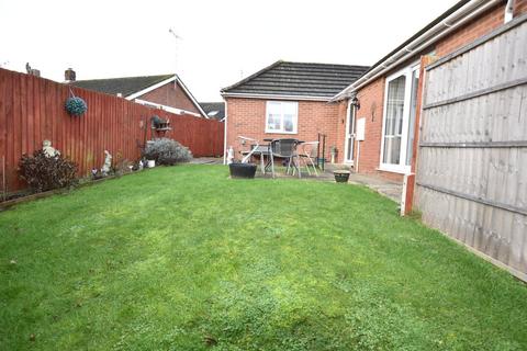 2 bedroom detached bungalow for sale, Rosefield Crescent, Tewkesbury GL20