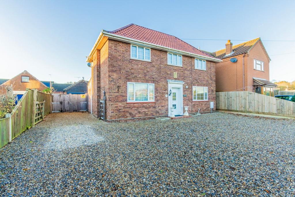 Mundesley Road, North Walsham 3 bed detached house for sale £350,000