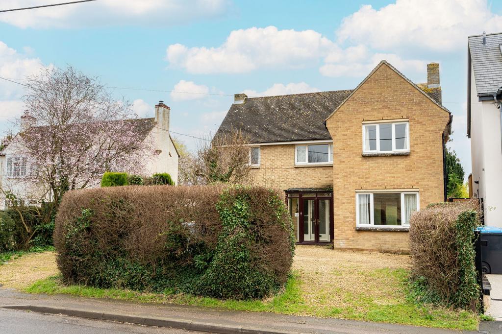 Witney, Witney OX28 4 bed detached house for sale £800,000