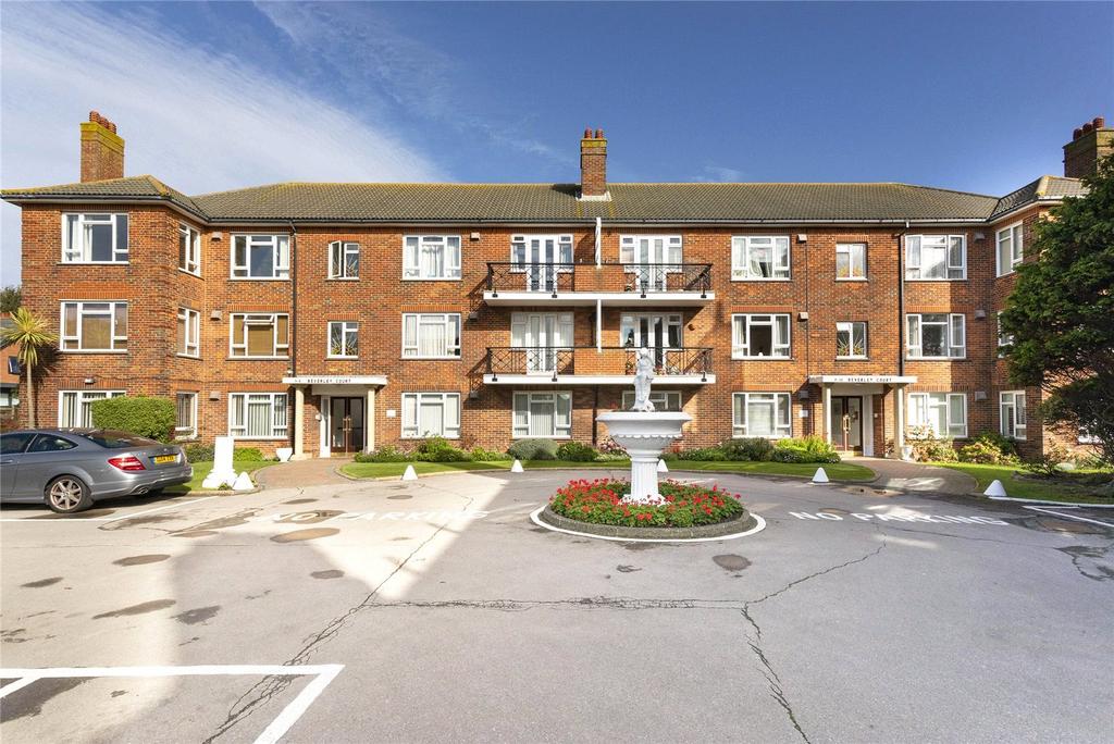 Aldrington Close, Hove, East Sussex, BN3 2 bed apartment for sale £
