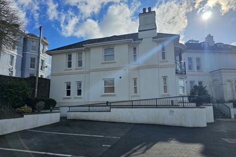 2 bedroom apartment to rent, Cary Road, Torquay TQ2