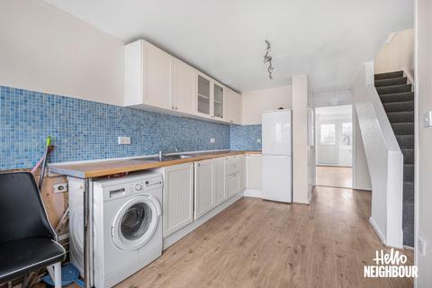 3 bedroom apartment to rent - Belvoir Close, London, SE9