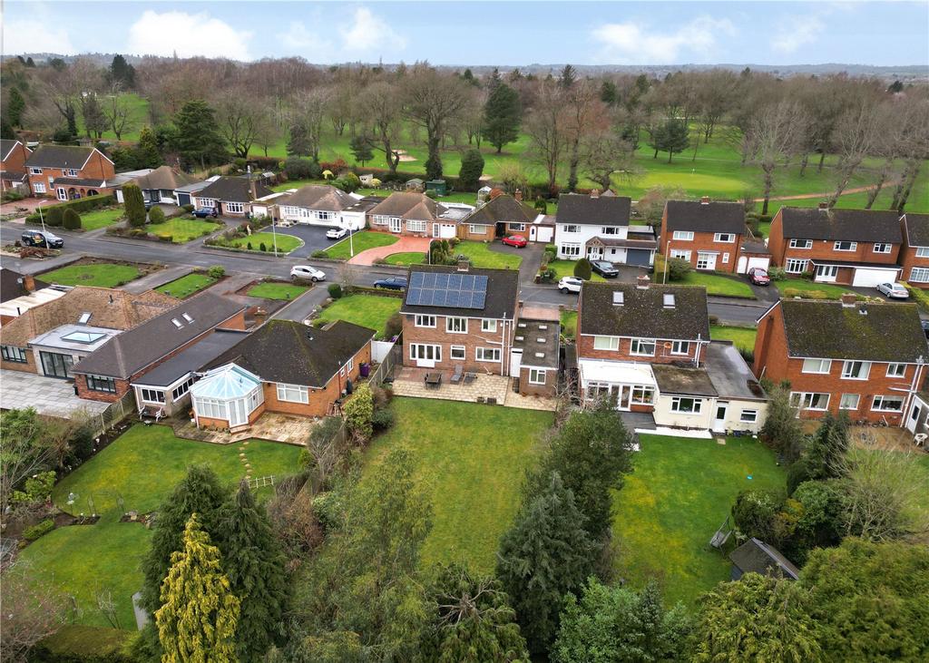 Tyninghame Avenue, Tettenhall, Wolverhampton, West Midlands, WV6 3 bed