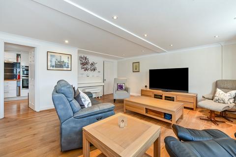 3, Bankside House Elm Road, Winchester, SO22 5LZ