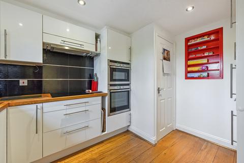 3, Bankside House Elm Road, Winchester, SO22 5LZ
