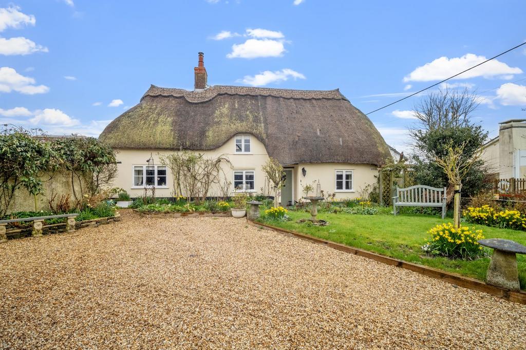 Winterborne Kingston, Blandford Forum, Dorset 2 bed detached house for