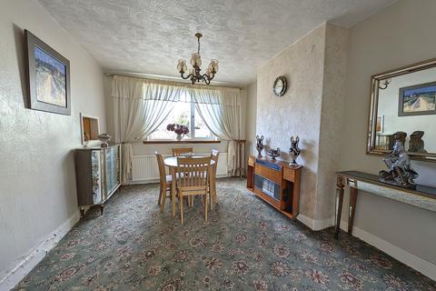 21 Meadow Head Drive, Sheffield, S8 7TQ
