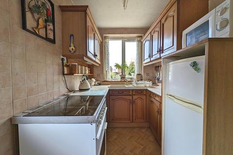 21 Meadow Head Drive, Sheffield, S8 7TQ