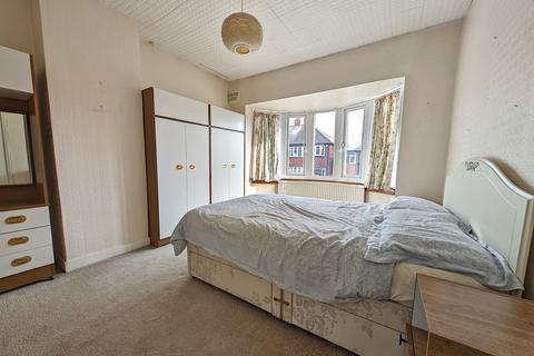 21 Meadow Head Drive, Sheffield, S8 7TQ