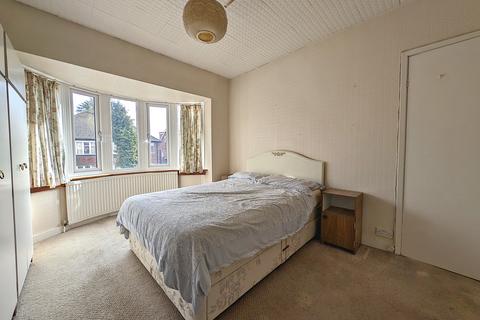 21 Meadow Head Drive, Sheffield, S8 7TQ