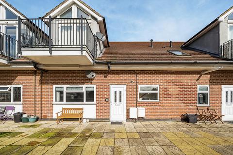 2 bedroom apartment for sale - High Street, Iver, Buckinghamshire