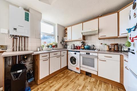 34 Garden Close, London, SE12 9TG