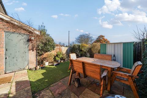 34 Garden Close, London, SE12 9TG