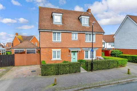 5 bedroom detached house for sale, Bluebell Drive, Sittingbourne, Kent