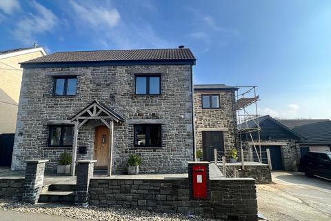 5 bedroom detached house for sale - Cwmfferws Road, Tycroes, Ammanford, Carmarthenshire.