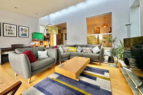 18a Bloomfield Grove, Bath, BA2 2BZ
