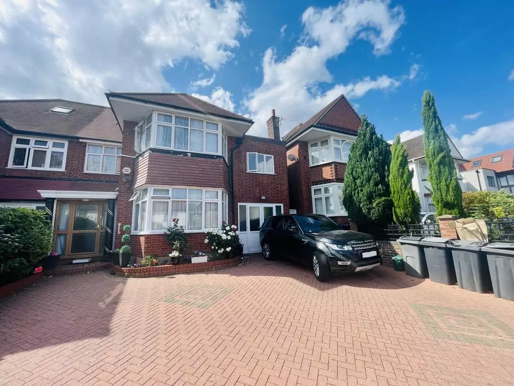 8 bedroom semi-detached house for sale