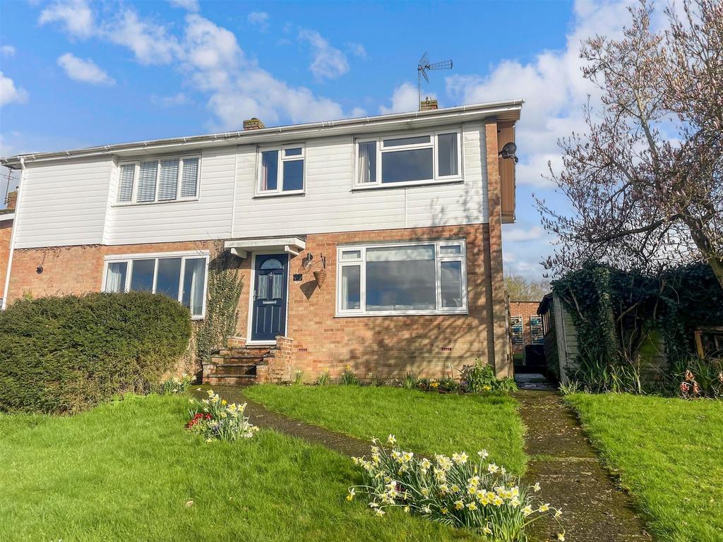 Blunden Lane, Yalding, Maidstone, Kent 3 bed semidetached house for