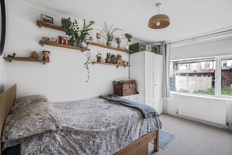 2 bedroom maisonette for sale, Graham Road, Mitcham, CR4