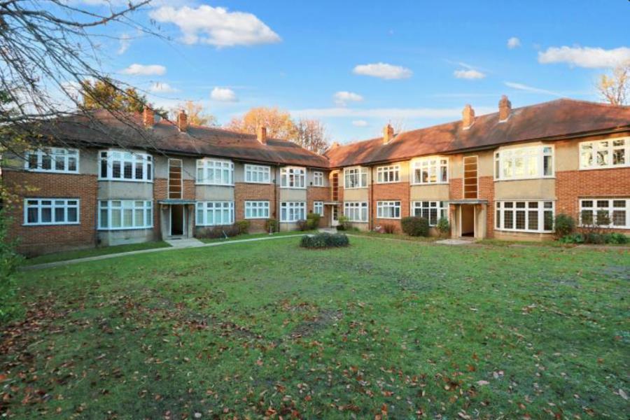 Gateways, Surbiton KT6 2 bed apartment £1,600 pcm (£369 pw)