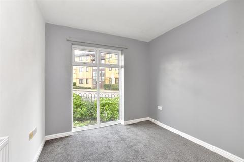 2 bedroom ground floor flat for sale, Muir Place, Wickford, Essex