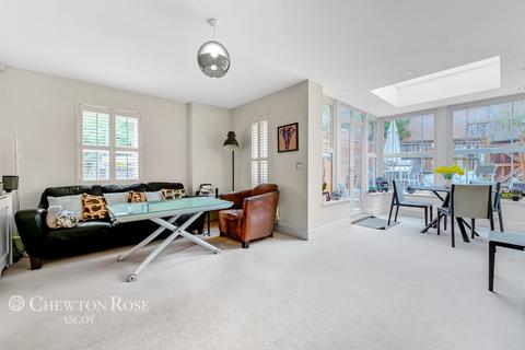 4 bedroom end of terrace house for sale, Heathlands Place, Ascot