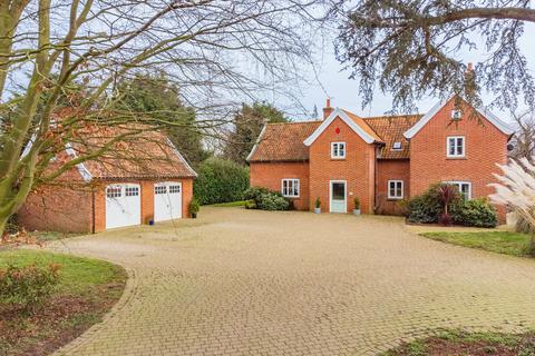 4 bedroom detached house for sale, Howletts Loke, Salhouse