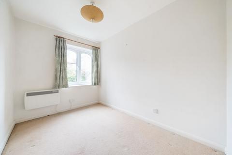 2 bedroom flat for sale - Station Road, Pulborough, RH20