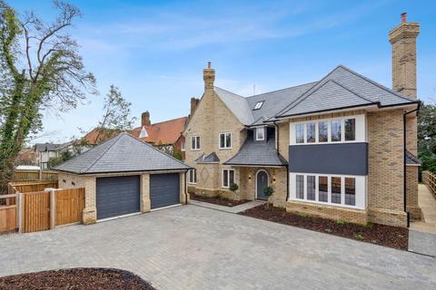 5 bedroom detached house for sale - 2 Knottocks Drive, Beaconsfield, HP9
