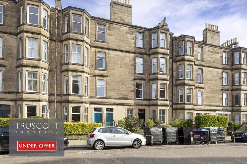 35/6 Falcon Gardens, Morningside, Edinburgh, EH10 4AR 3 bed flat for
