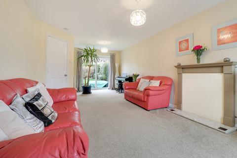 2 Airedale Heights, Wakefield, WF2 8YF