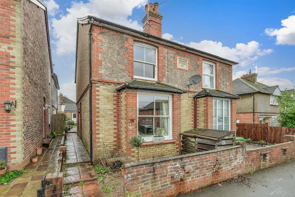 Watson Road, Westcott, Dorking, Surrey 3 bed semidetached house for