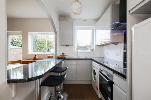 4 bedroom house to rent - Mashie Road, Acton, W3