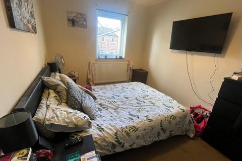 2 bedroom maisonette to rent, Baron Court, Stevenage SG1