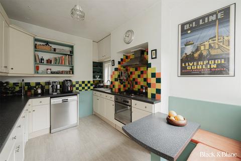 4 bedroom end of terrace house for sale, Chisholm Road, Croydon, CR0