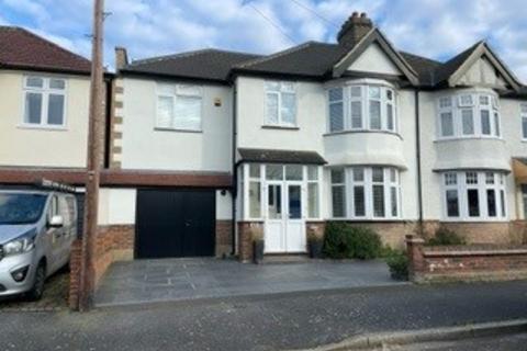 4 bedroom semi-detached house for sale, St Georges Avenue, Hornchurch RM11