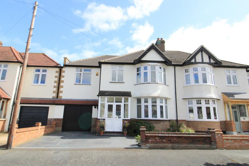 St Avenue, Hornchurch RM11 4 bed semidetached house for sale