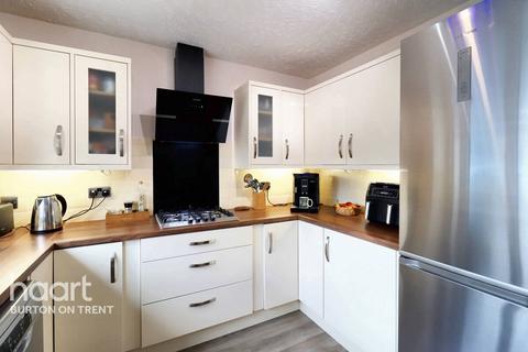 3 bedroom end of terrace house for sale - Cumberland Road, Burton-On-Trent