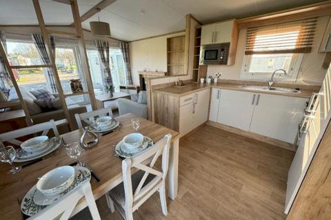 2 bedroom static caravan for sale, Avon Park, , Warwick Road CV37