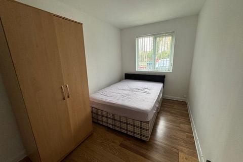 1 bedroom in a house share to rent, Peartree Bridge, Milton Keynes MK6