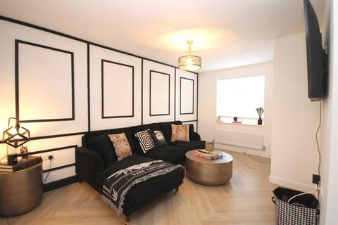 2 bedroom terraced house to rent, Devis Way, Knutsford