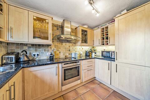 22 Devoil Close, Guildford, GU4 7FG