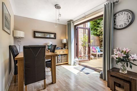 22 Devoil Close, Guildford, GU4 7FG