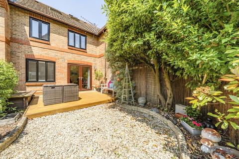 22 Devoil Close, Guildford, GU4 7FG