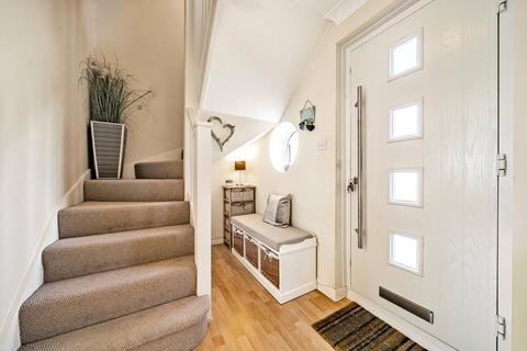 22 Devoil Close, Guildford, GU4 7FG