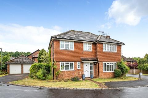 9 Danses Close, Guildford, GU4 7EE